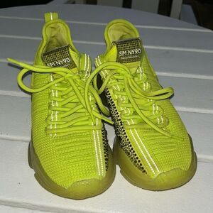 Steve Madden‎ neon lime green maxima NY90 beaded sneakers size 6
